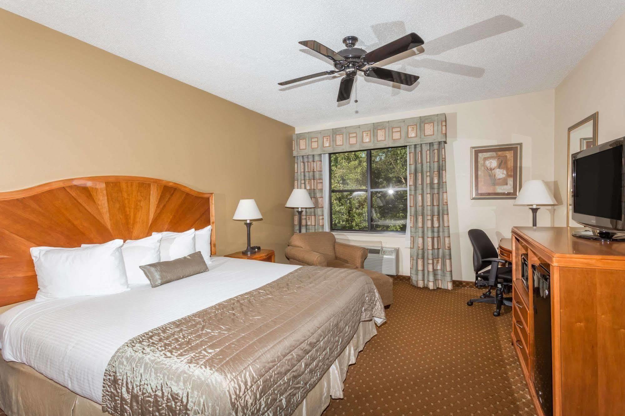 Baymont By Wyndham Asheville/Biltmore Εξωτερικό φωτογραφία